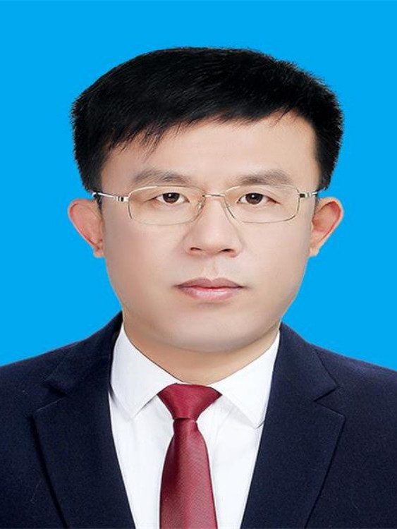 王强,男,汉族,1981年9月出生,山西霍州人