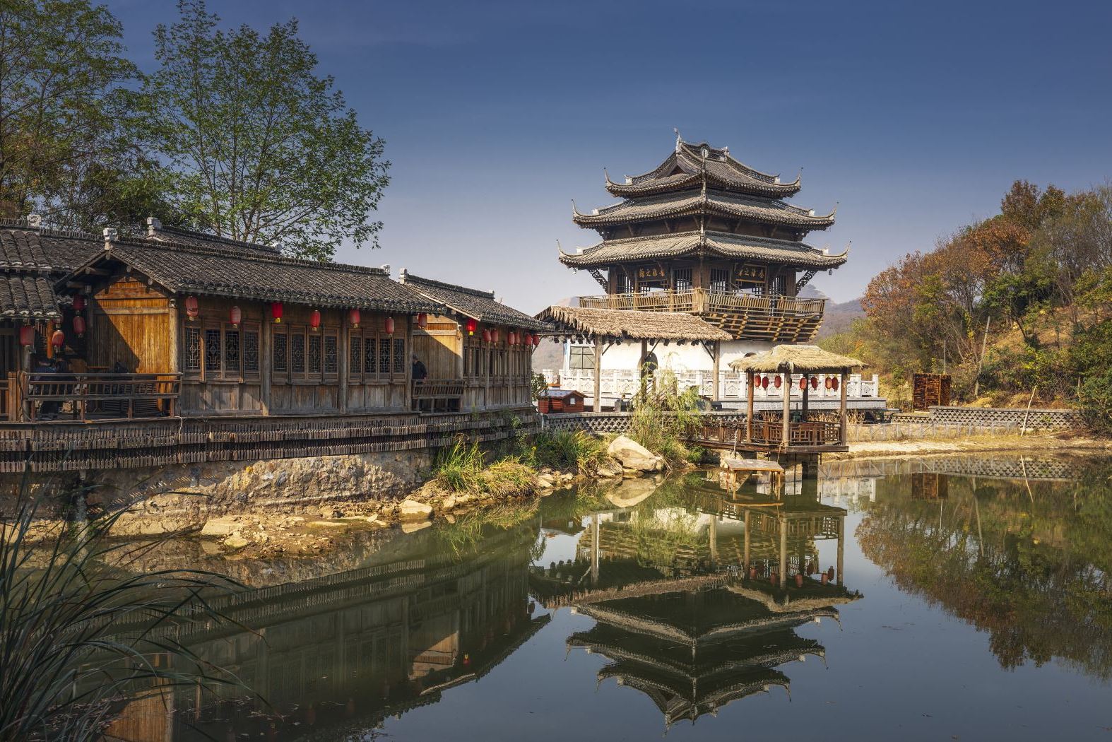  p data-id="t15atcdzwycz">千华古村,位于镇江市句容市宝华镇杨柳泉