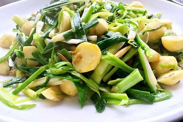 是指游资控制整个大蒜产业链进而对大蒜价格进行的人为炒作.