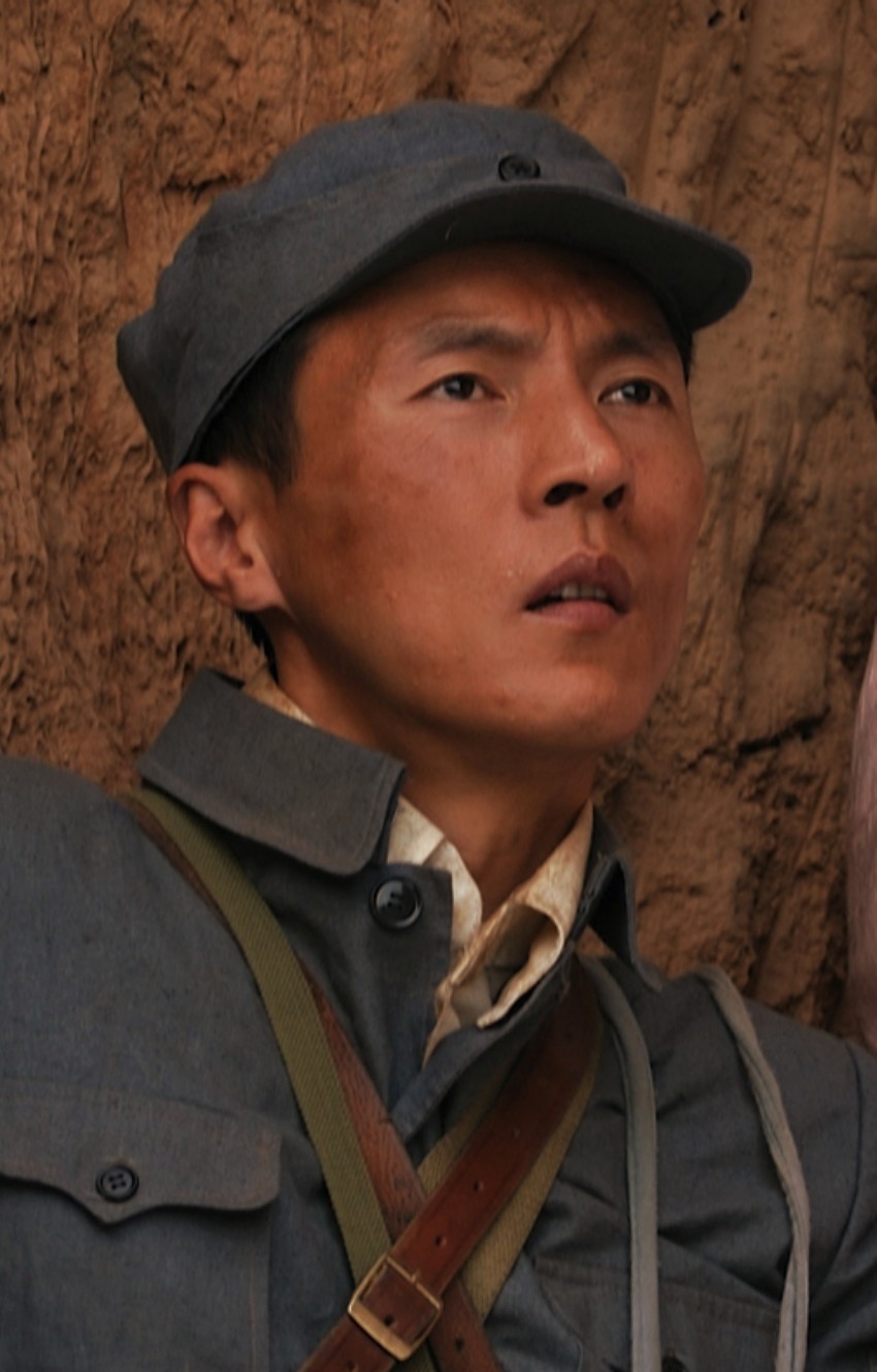 《我们队伍向太阳》中的角色,由王往饰演