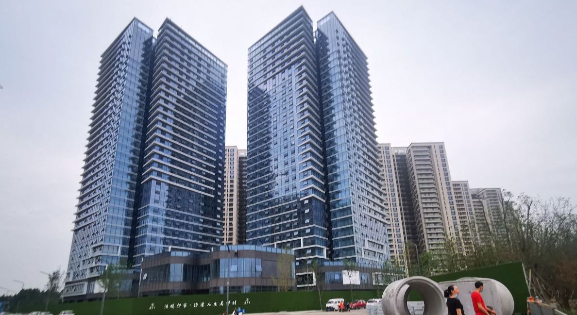  p>花样年家天下位于成都市警院,由 a target="_blank" href="/item