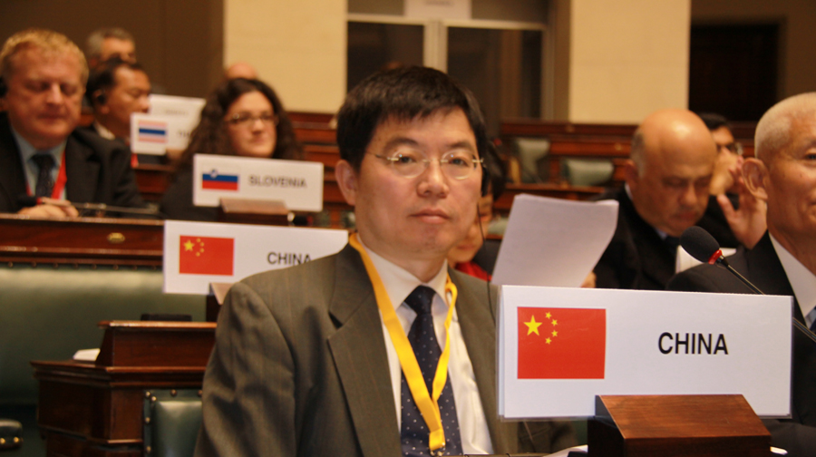  p data-id="gnby3d14vx">李卫,男,1957年12月出生于北京,原籍河南省 