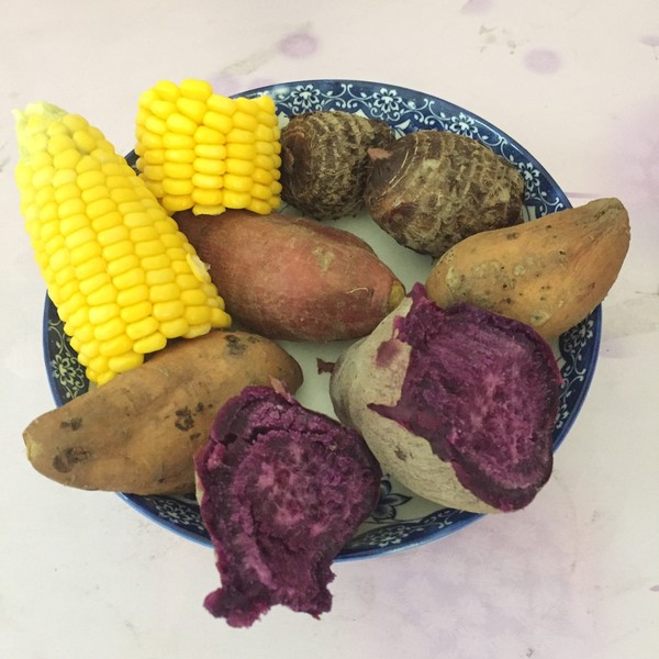  p>山药红薯芋头是一道美食,制作原料主要有山药,红薯. /p>