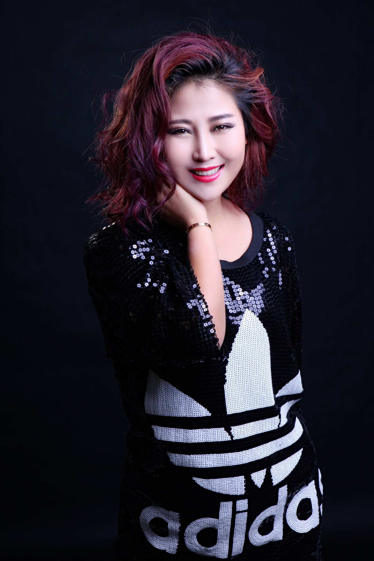 ctrid="tuk5ty9cvgue">蓝琪儿,11月1日出生于河北,中国内地女歌手