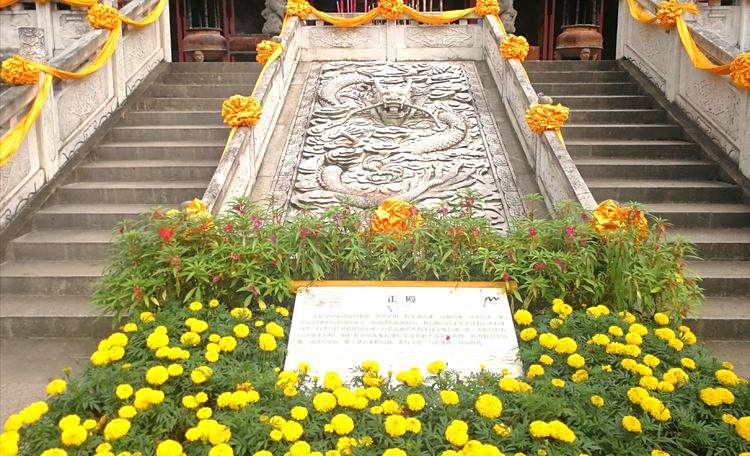 <p>正殿浮雕