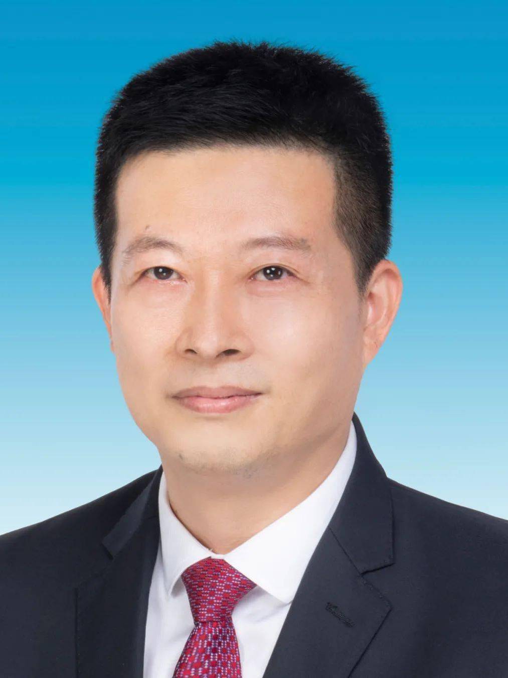  /p> p data-id="gnwug39gym">现任福建省三明市委常委