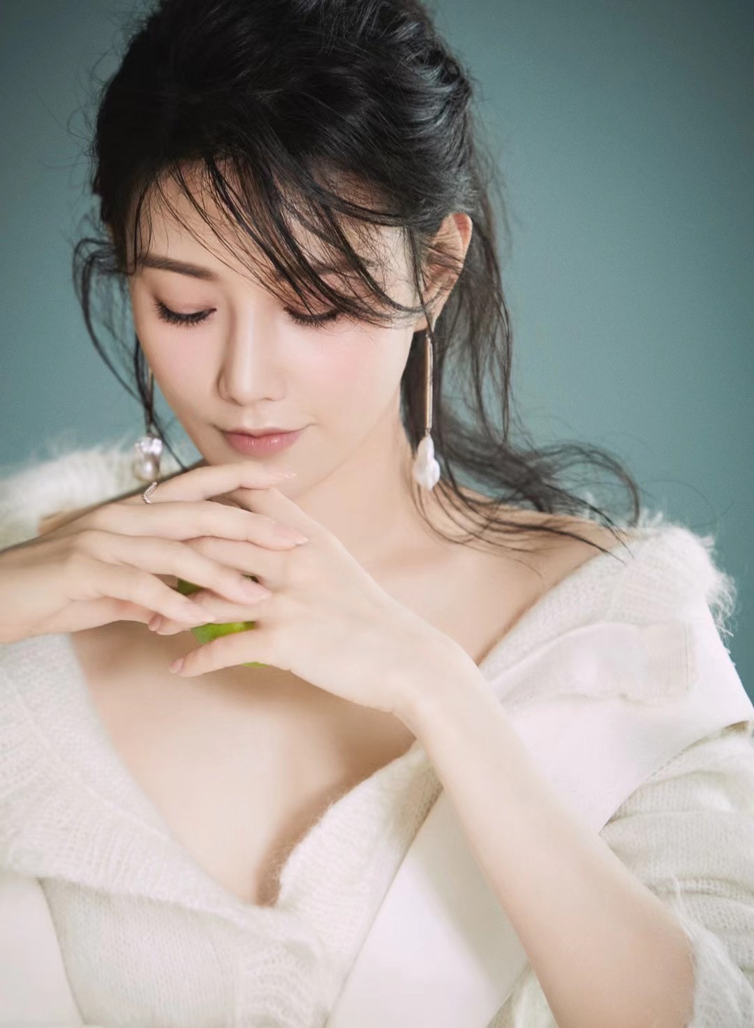  p>侯梦瑶,出生于辽宁省沈阳市,中国内地影视女演员,毕业于北京舞蹈