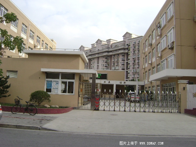 上海市浦明师范附属小学