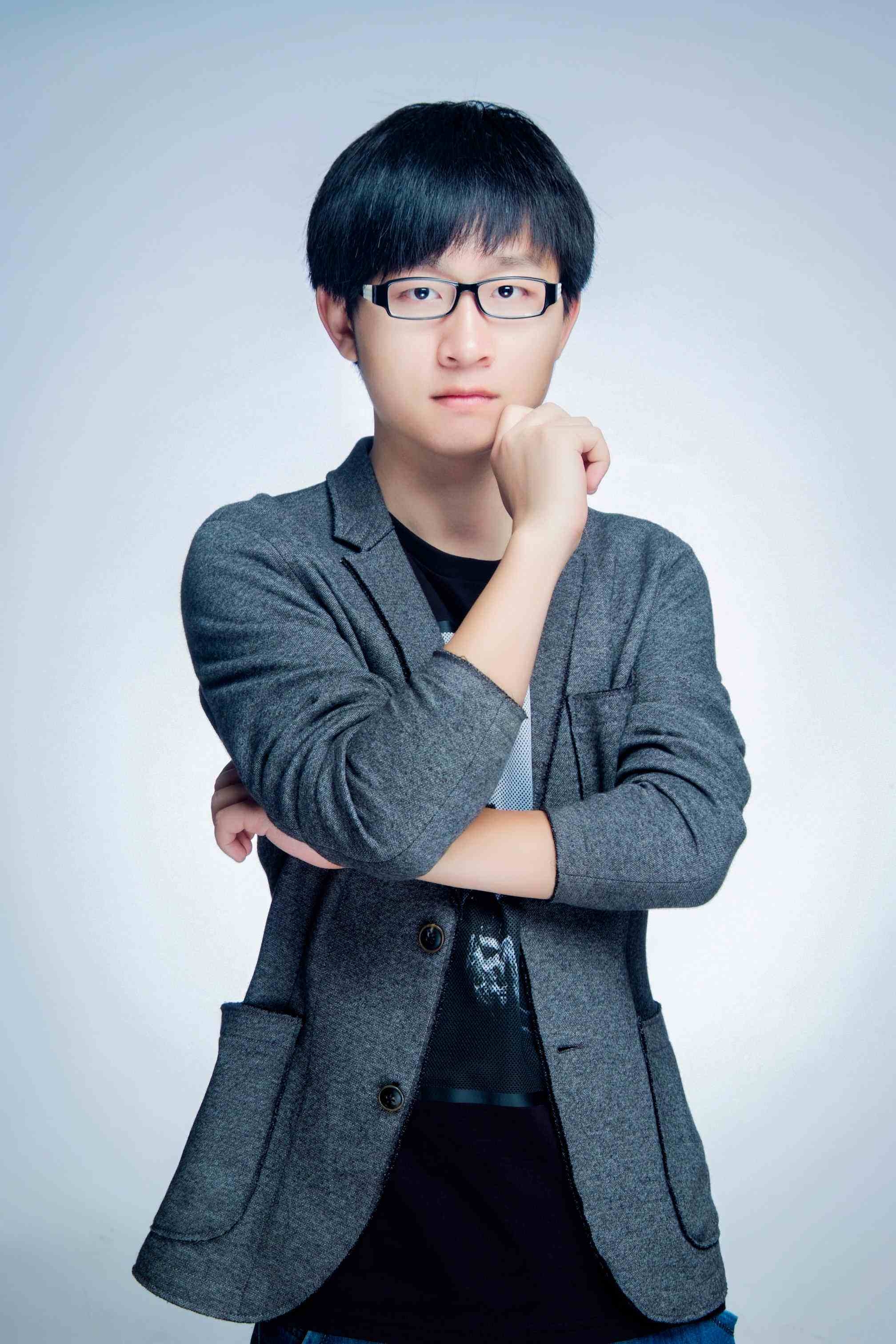 id="tsmwgwtqev0s">陈子豪,男,1993年4月10日出生,虎牙直播游戏主播