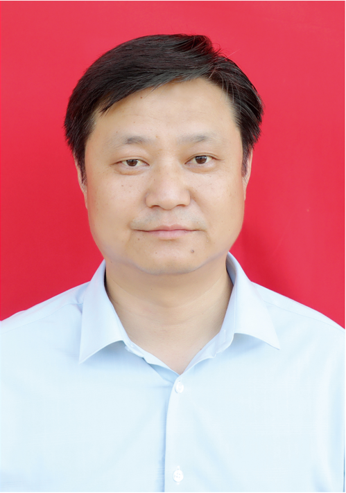 男,1977年4月出生,中共党员,大学学历,现任鄱阳县银宝湖乡党委书记