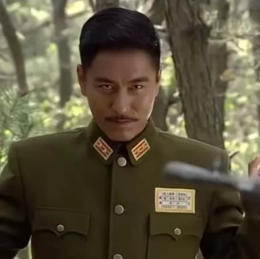 胡克（《飞哥大英雄》中的双面间谍角色）_百度百科