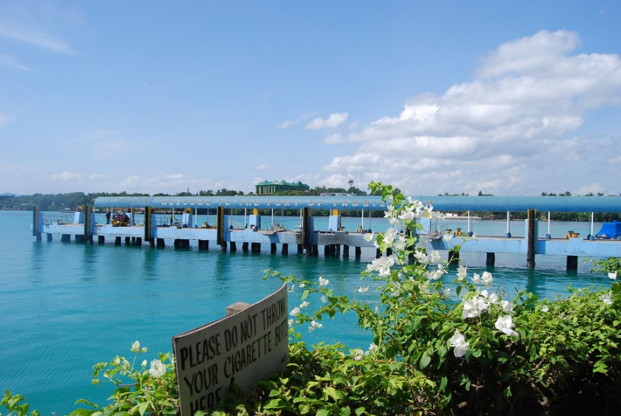  p>宿务(cebu),又译宿雾,是菲律宾的第二大城市,仅次于 a target="