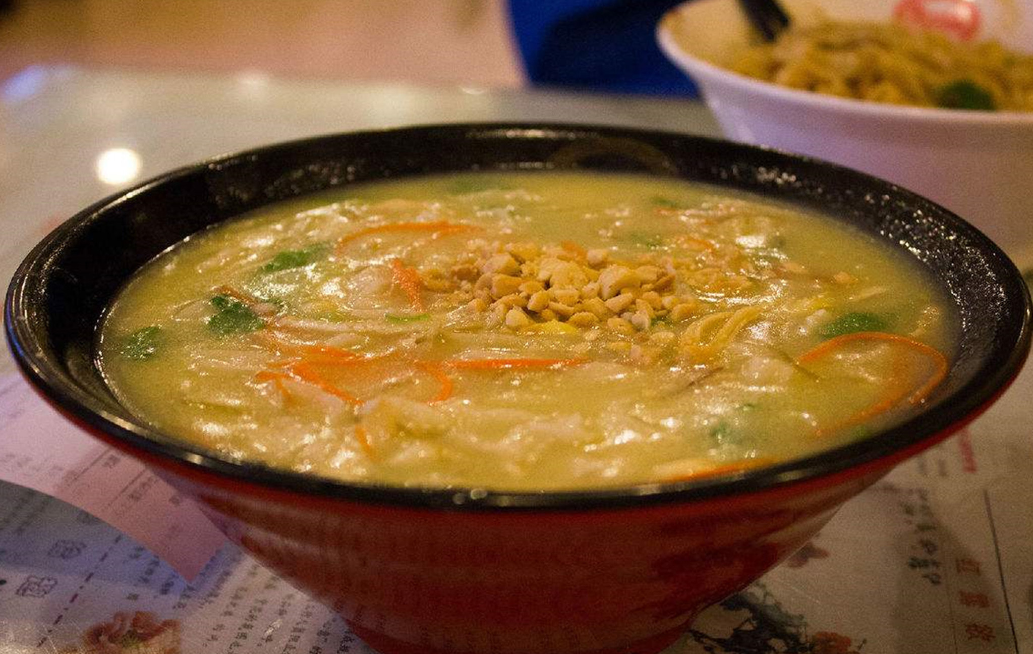  p data-id="gnyx2w2jkk">糊涂面是河南省黄河以北的安阳,鹤壁,新乡