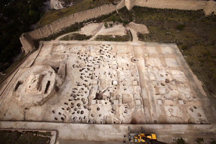 这十大考古新发现是:河南郑州老奶奶庙旧石器时代遗址,福建漳平奇和洞