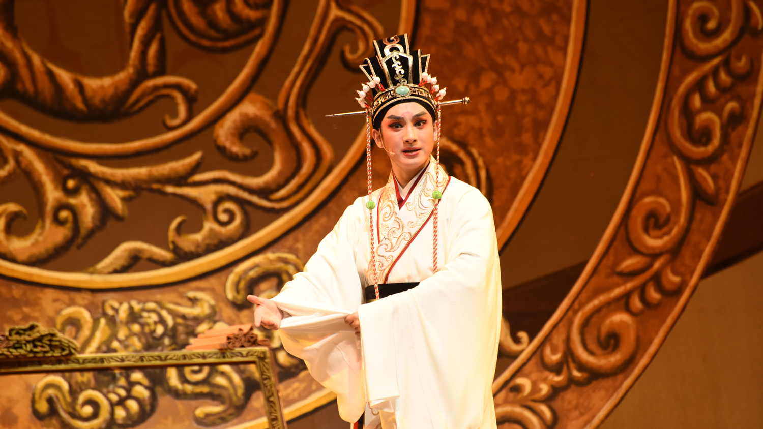 汪舟格,浙江诸暨人, a target="_blank" href="/item/浙江越剧团