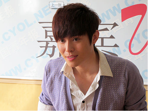  p data-id="gnyubgxnjx">胡晓,80后主持人,演员,全能唱作音乐人.