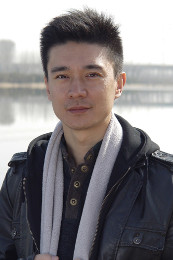  p>张明健,中国男演员,1972年5月25日出生于山东烟台,1996年毕业于 a