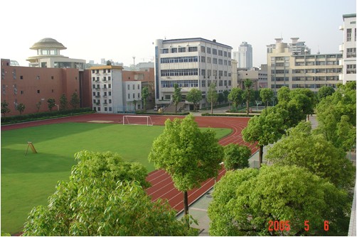  p>长沙市长郡中学(changjun high school of changsha)是一所由长沙