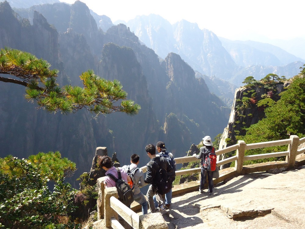  p>排云亭位于 a target="_blank" href="/item/黄山风景区/1350521"