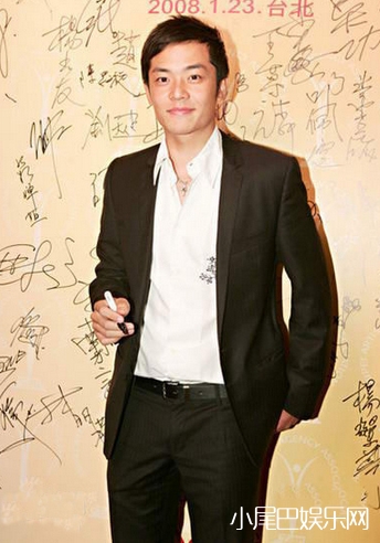  p>姚元浩(how yao),原名邓咏麟,1982年4月19日出生于台湾省基隆市