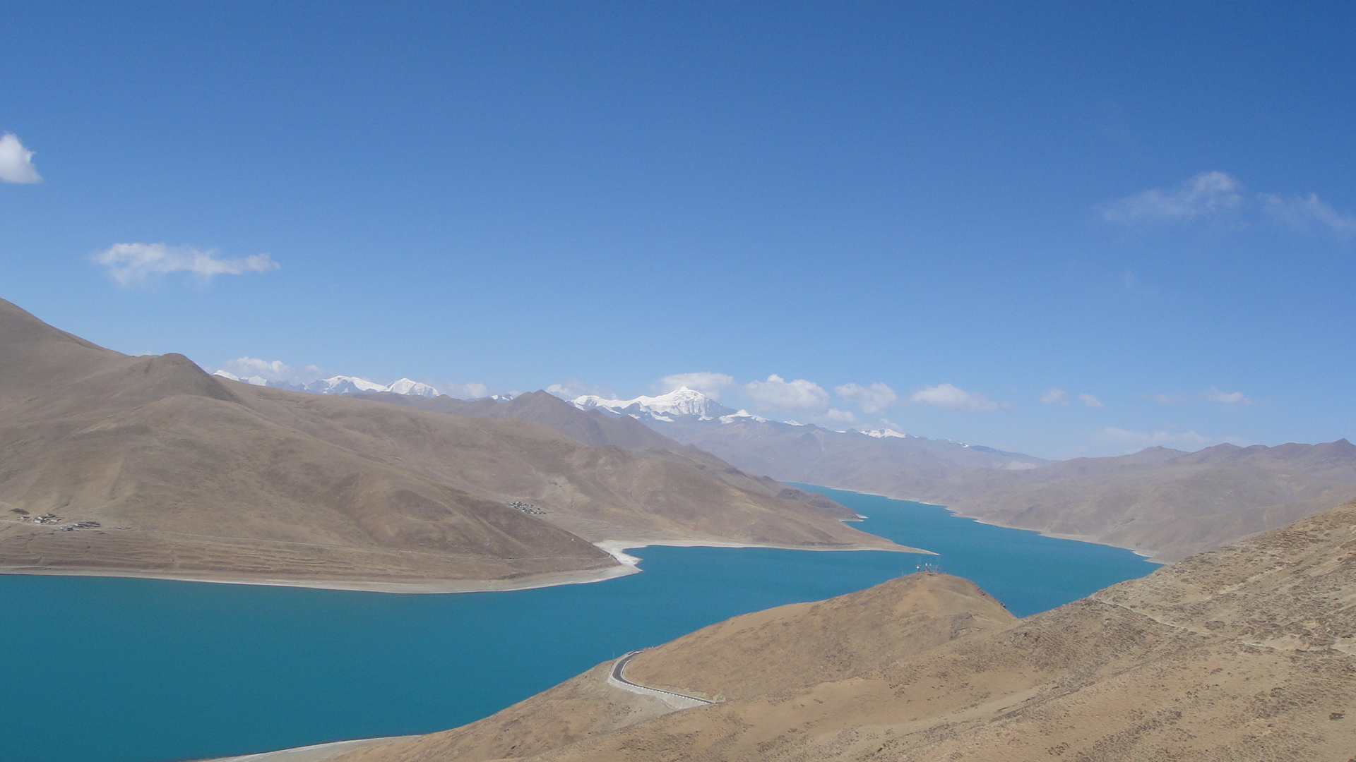  p> b>羊卓雍措 /b>(yamdroktso),有的人简称羊湖(并非 a target="