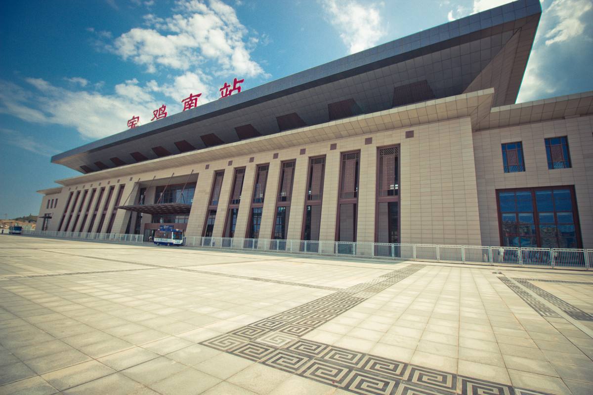  p>宝鸡南站(baojinan railway station)位于中国陕西省宝鸡市,是 a
