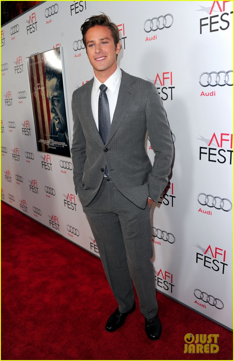  p>艾米·汉莫 i>(armie hammer) /i>,1986年8月28日出生于美国加州