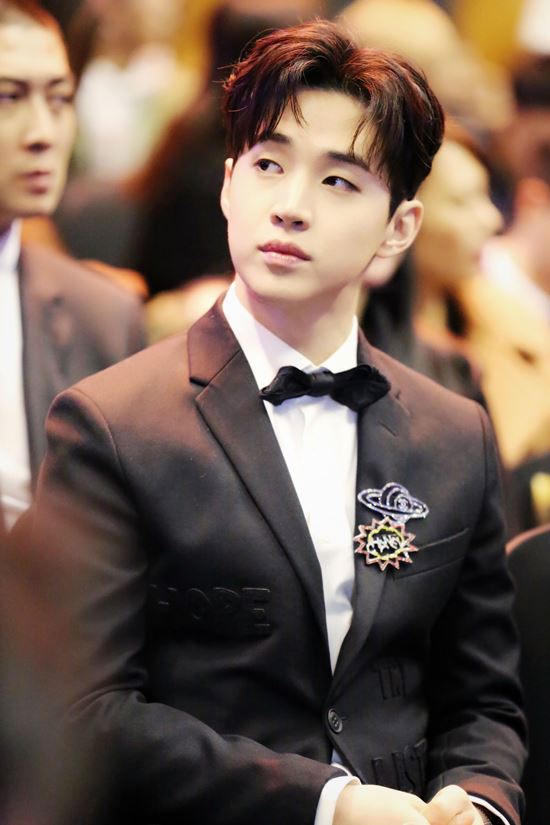  p>刘宪华(henry lau),1989年10月11日出生于加拿大,就读于伯克利音乐