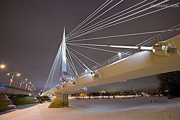  p>斜拉桥(cable-stayed bridge)又称斜张桥,是将 a target="_blank"