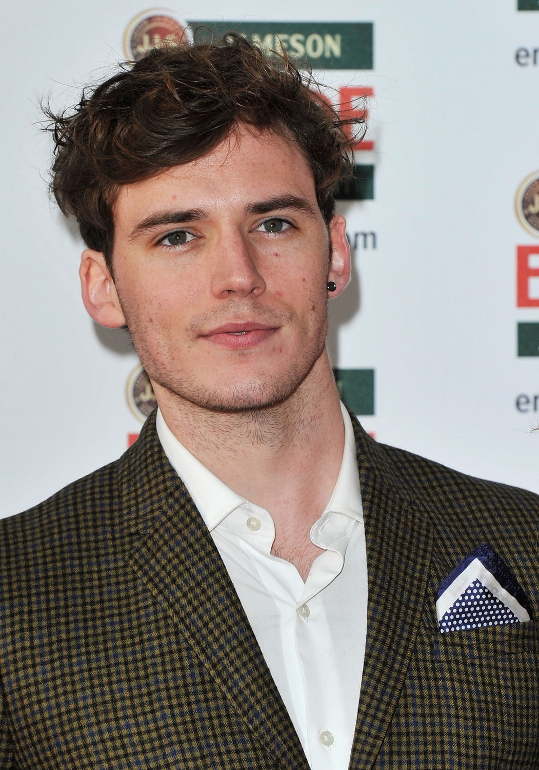弗林(sam claflin),1986年6月27日出生于英国萨福克郡,英国影视男演员