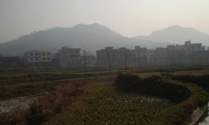 回龙寺镇,境内腊山坪有一座古庙,叫回龙寺,因而得名,寓意祥龙回头