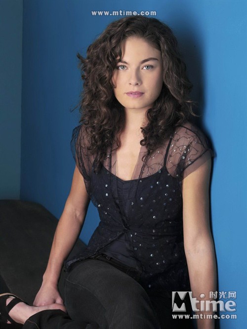 莉克莎·黛沃洛斯(alexa davalos),1982年5月28日出生于法国巴黎,演员