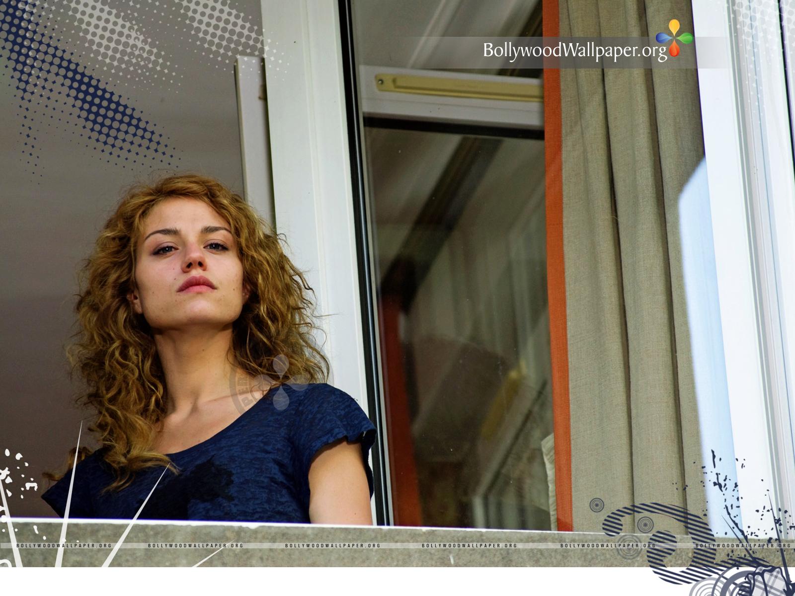 参演过《 a target="_blank" href="/item/列车上的女孩/5532781"