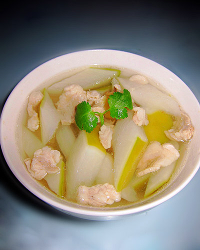 萝卜火腿肉片汤