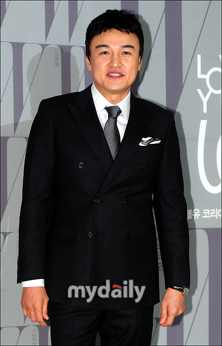  p>朴重勋(朝鲜语:         ,1966年3月22日-),韩国男演员,毕业于 a