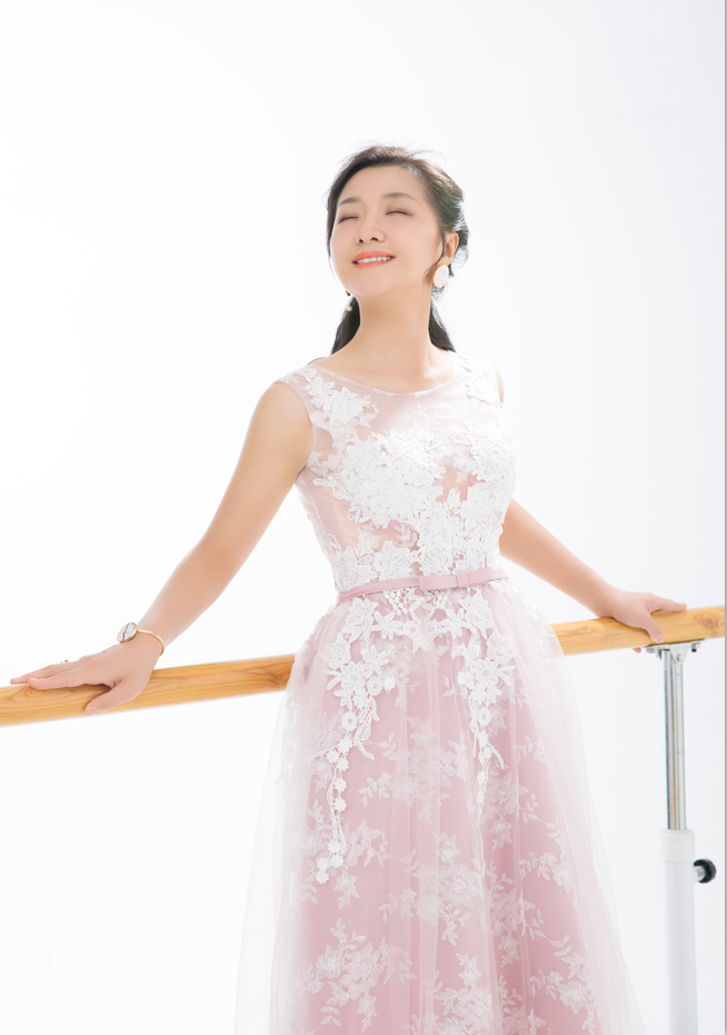  p>喜悦,出生于黑龙江,中国内地女歌手.