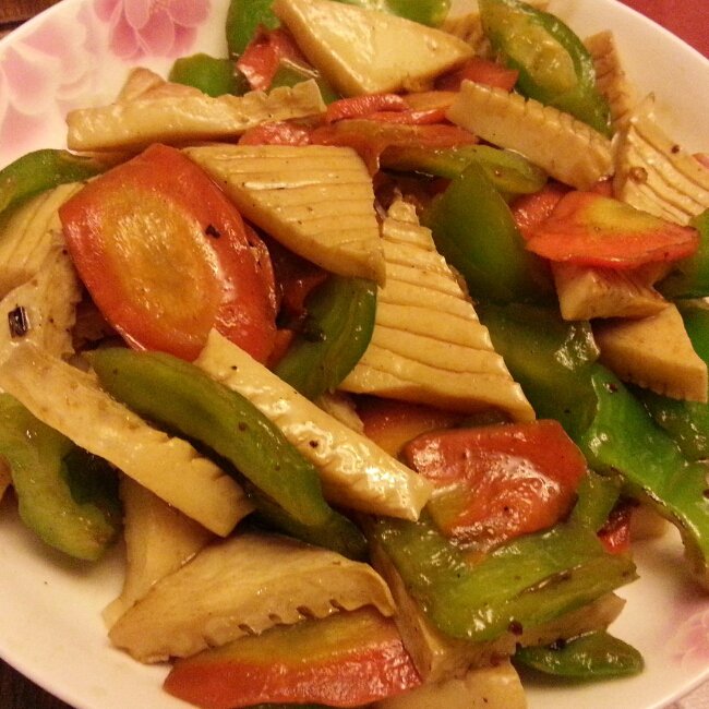 青椒胡萝卜炒魔芋