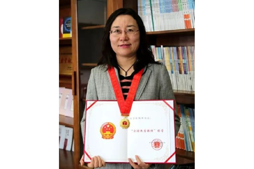  p>张瑞祥,女, a target="_blank" href="/item/鞍山市第一中学