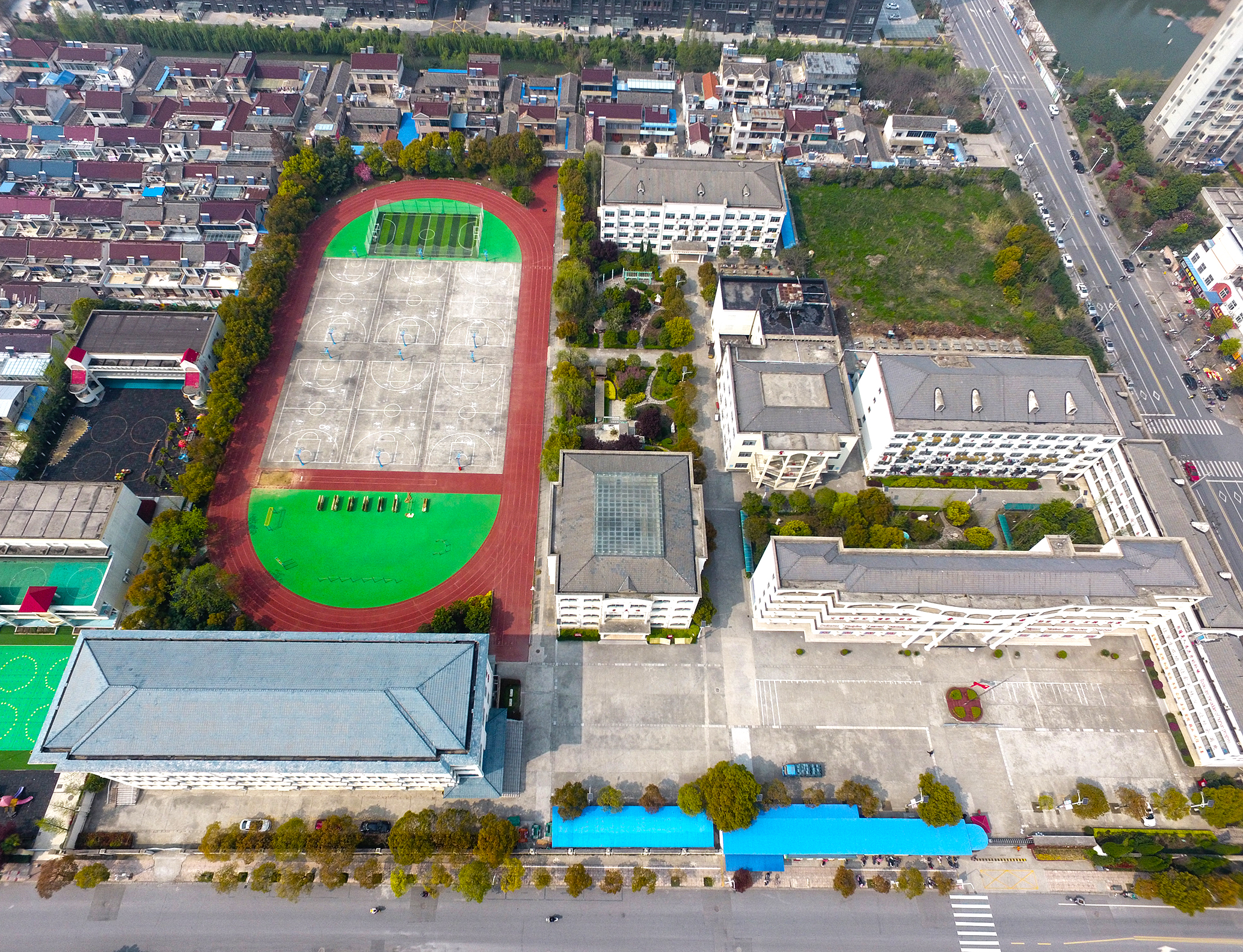 东台苏东双语学校