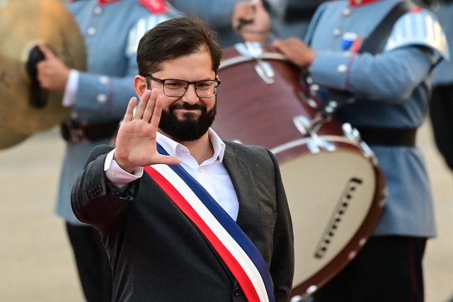  p>加夫列尔·博里克(gabriel boric),又译:加夫列尔·博里奇,加布里