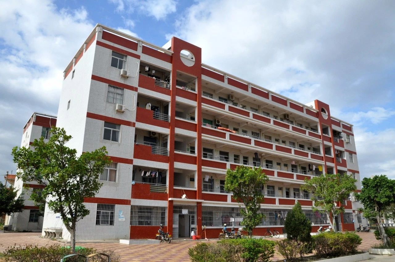 福建师范大学泉港实验中学