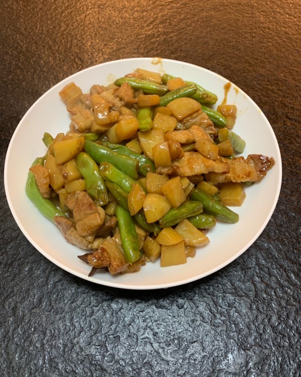 土豆焖豆角