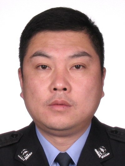 1984年12月参加工作 /p> p>现任温州市永嘉县公安局党委委员,副局长 