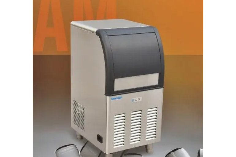  p>冰机是利用气氨容易压缩液化的性质来制冷的设备