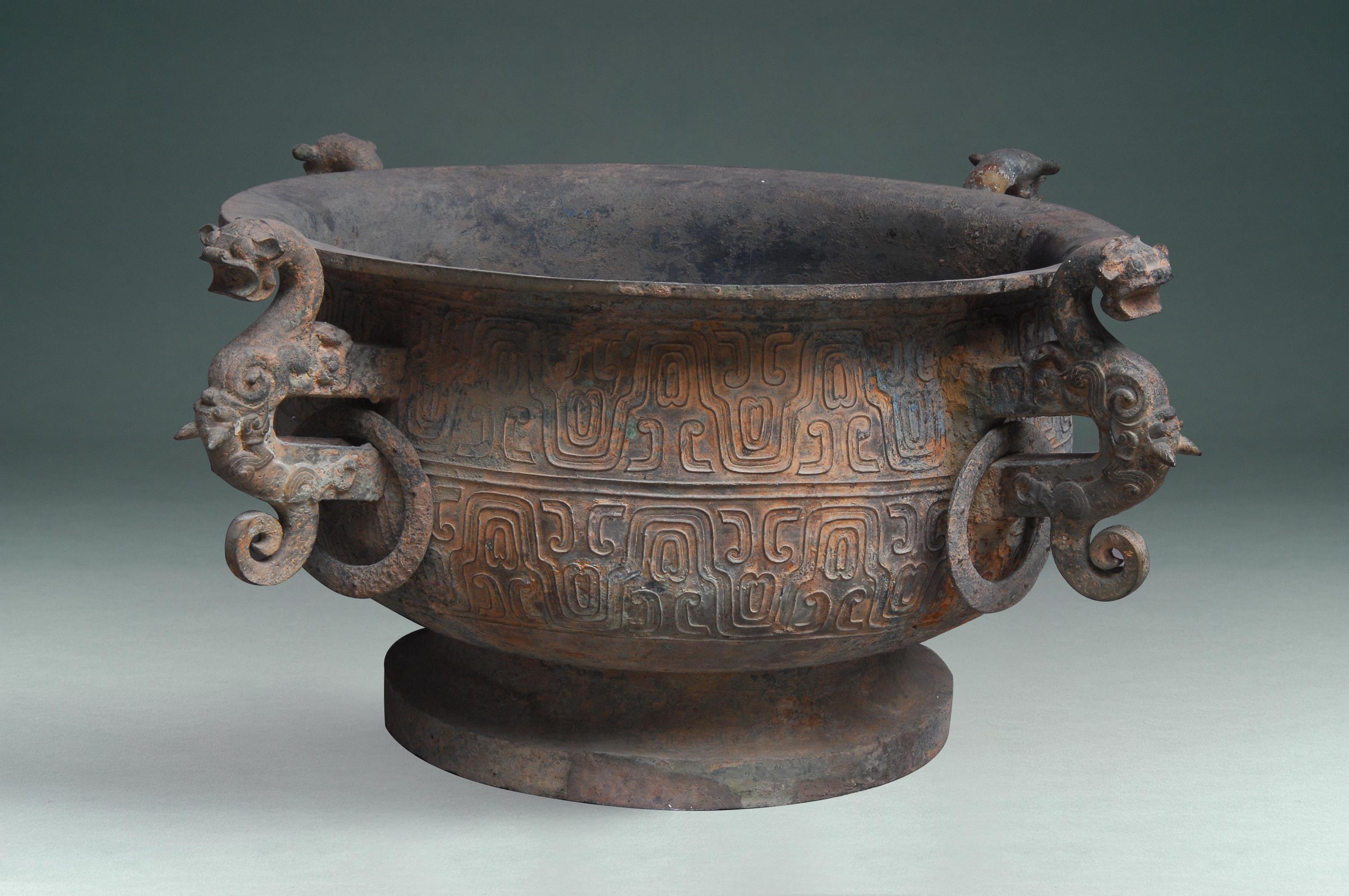 "齐侯宝盂"铜鉴