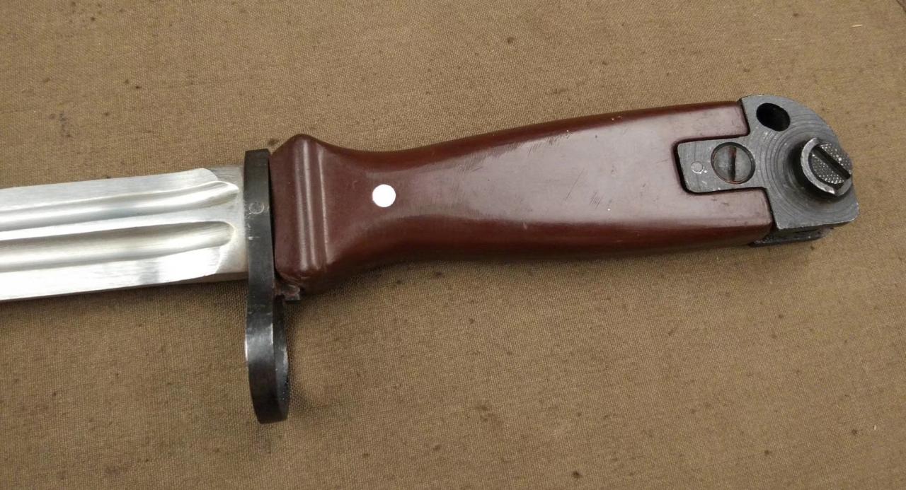  p>81式刺刀是一款产量很大,较常见的军用刺刀,配用 a target="_blank