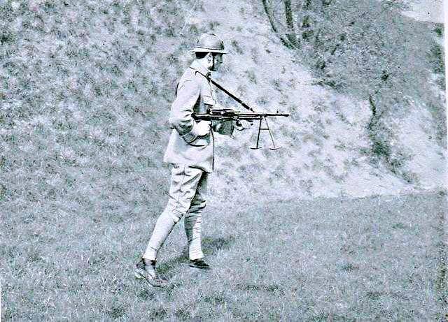 哈奇开斯轻机枪