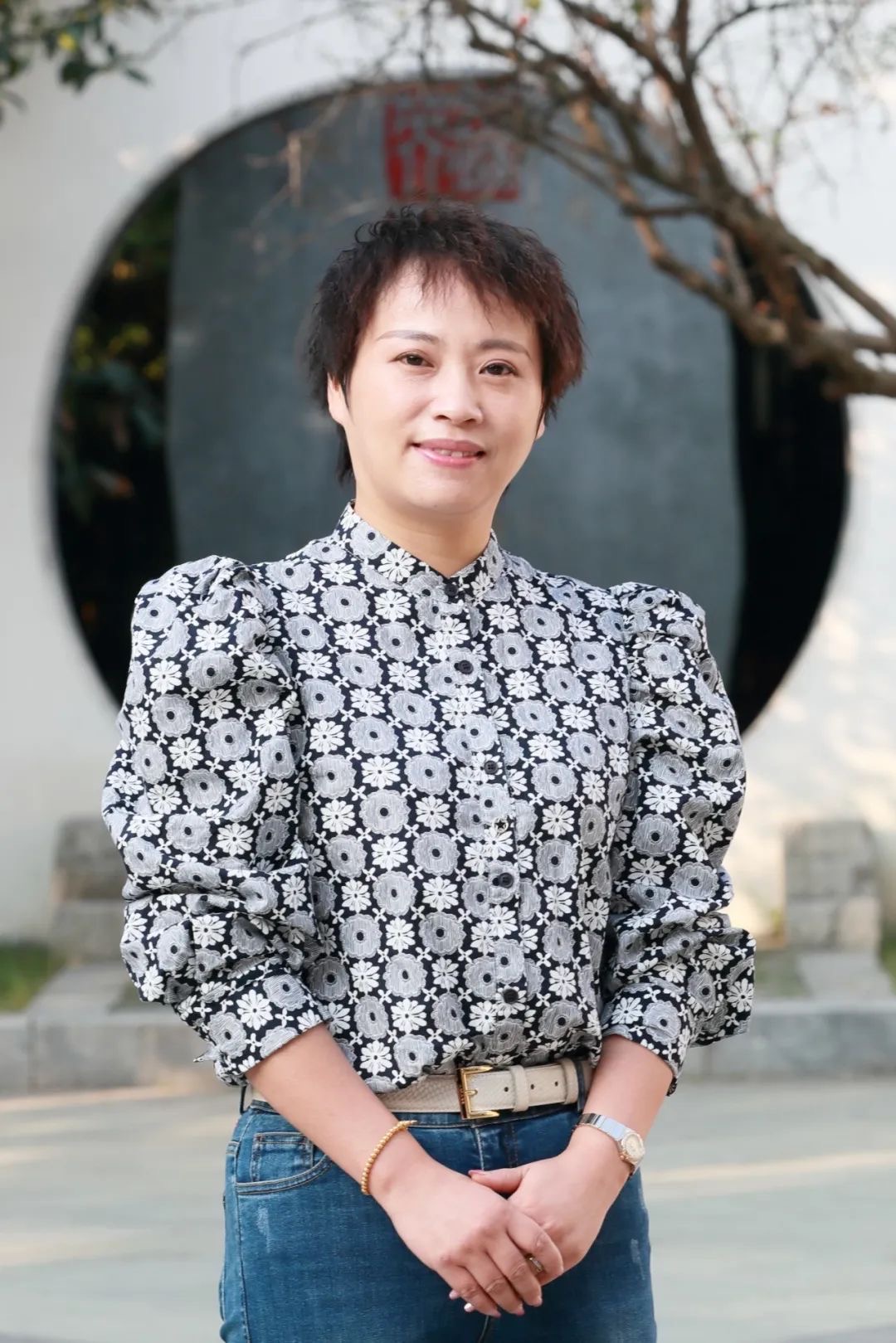 徐云飞,女,现任南京市钟英中学校长.