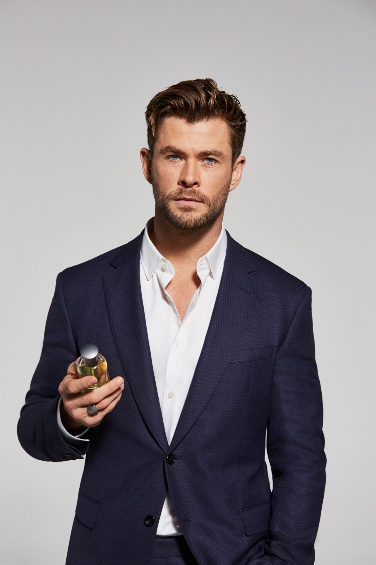  p>克里斯·海姆斯沃斯(chris hemsworth),1983年8月11日出生于