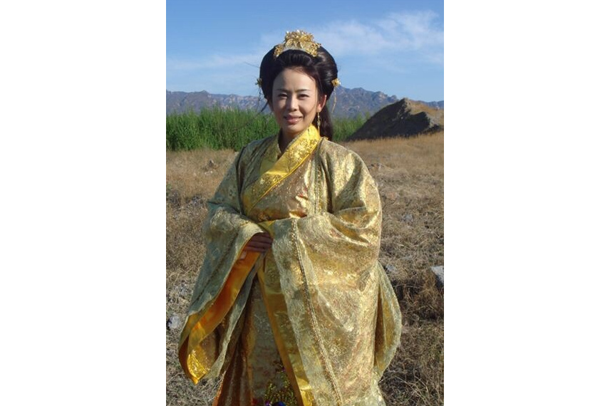 太后是电视剧 a target="_blank" href="/item/《龙游天下》/10827318